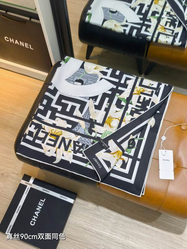 Chanel silk scarf 90X90cm E10 (17)