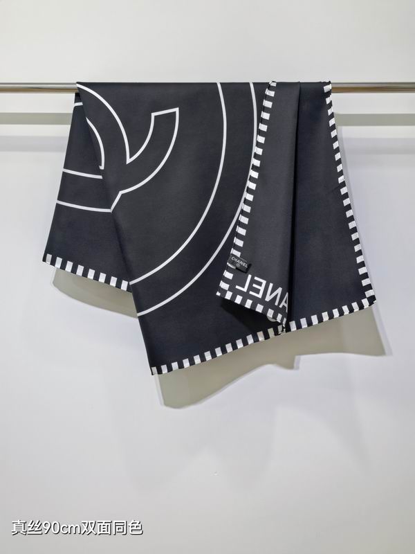 Chanel silk scarf 90X90cm E13 (12)