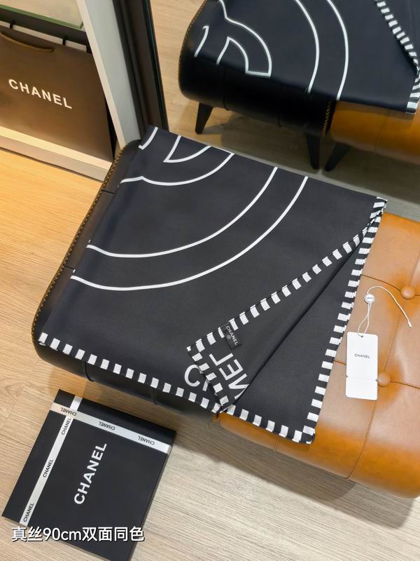 Chanel silk scarf 90X90cm E13 (17)