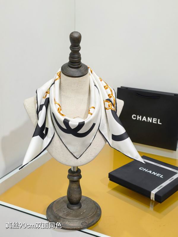 Chanel silk scarf 90X90cm E17 (11)