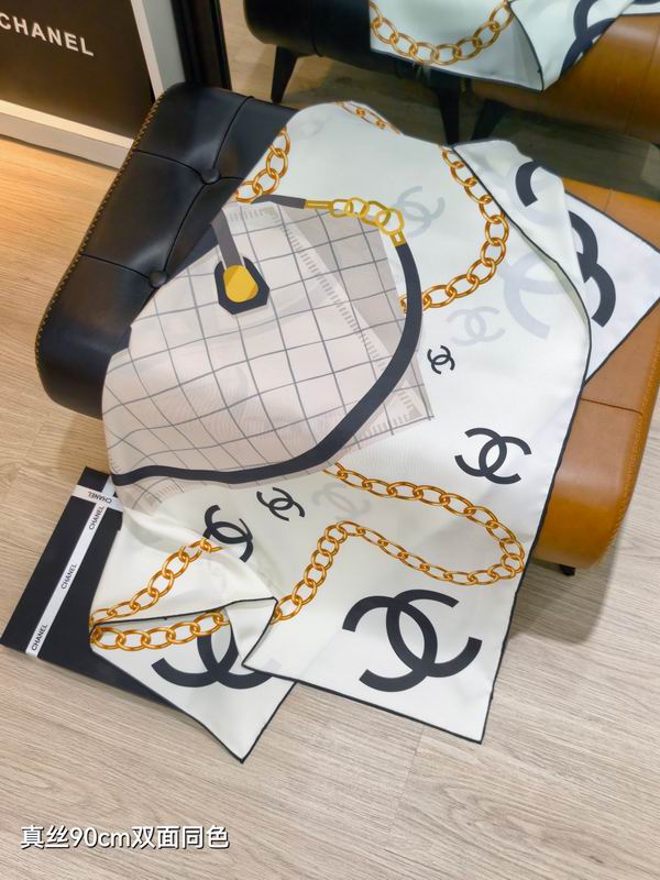 Chanel silk scarf 90X90cm E17 (16)