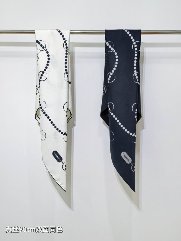 Chanel silk scarf 90X90cm E18 (1)