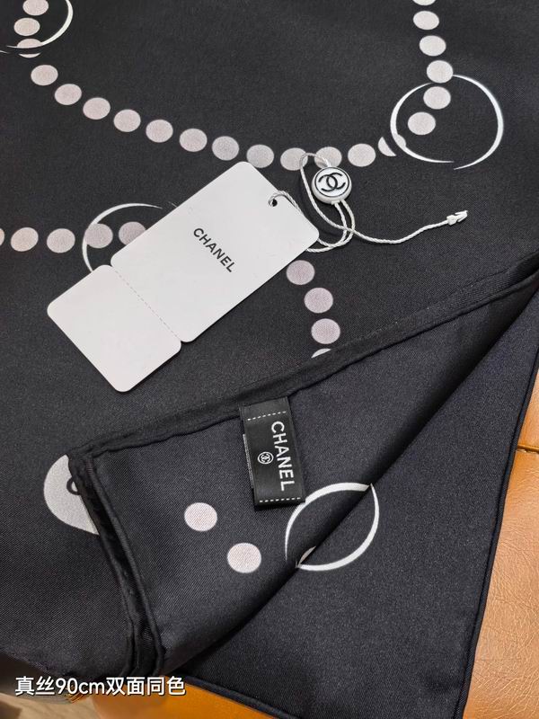 Chanel silk scarf 90X90cm E18 (15)