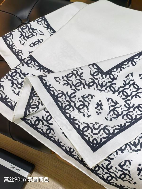 Chanel silk scarf 90X90cm E50 (15)