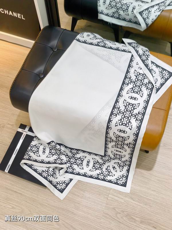 Chanel silk scarf 90X90cm E50 (16)