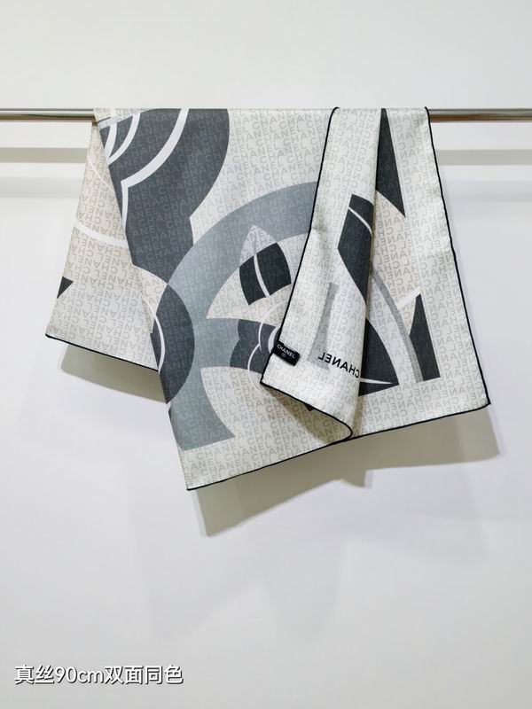 Chanel silk scarf 90X90cm E51 (13)
