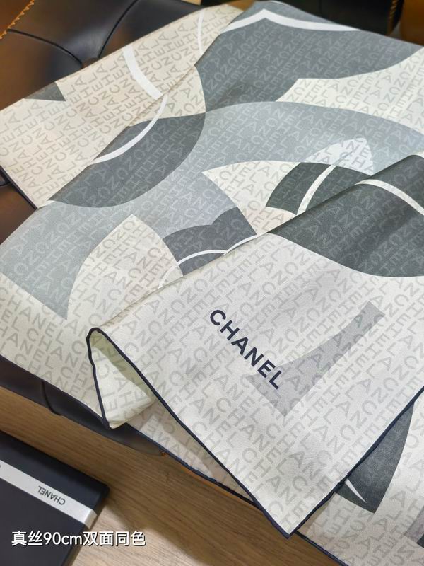 Chanel silk scarf 90X90cm E51 (15)