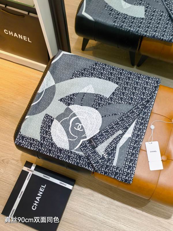 Chanel silk scarf 90X90cm E51 (8)