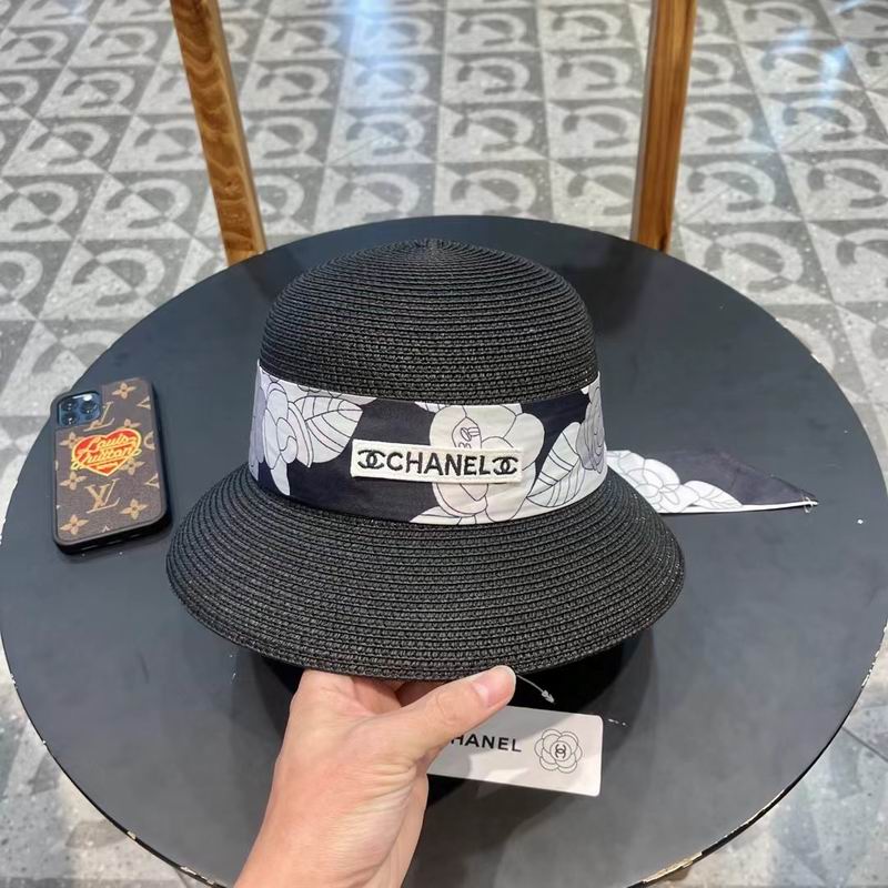 Chanel top hat (601)