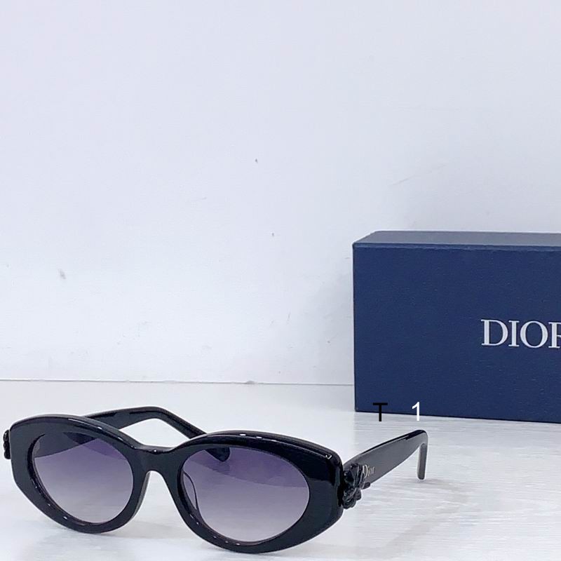 DIOR 0330 54 19-140 b06