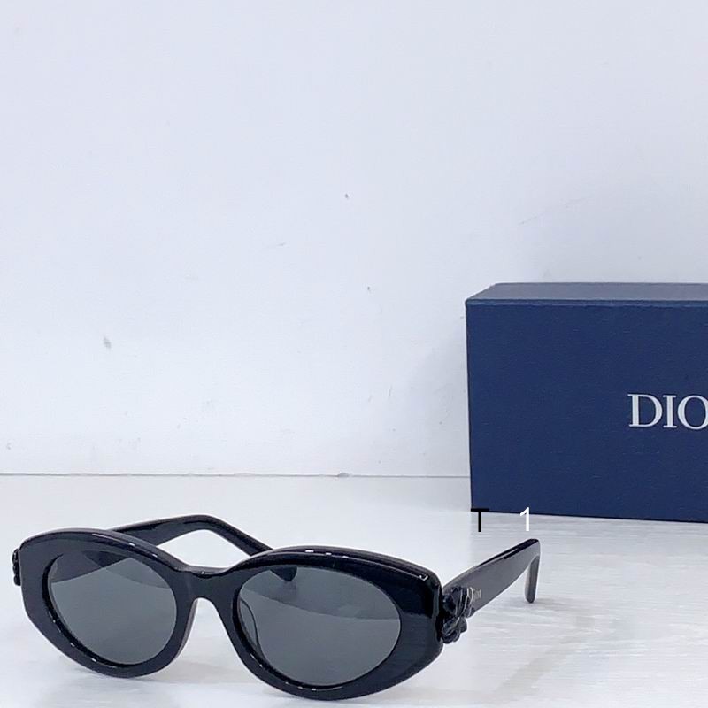 DIOR 0330 54 19-140 b07