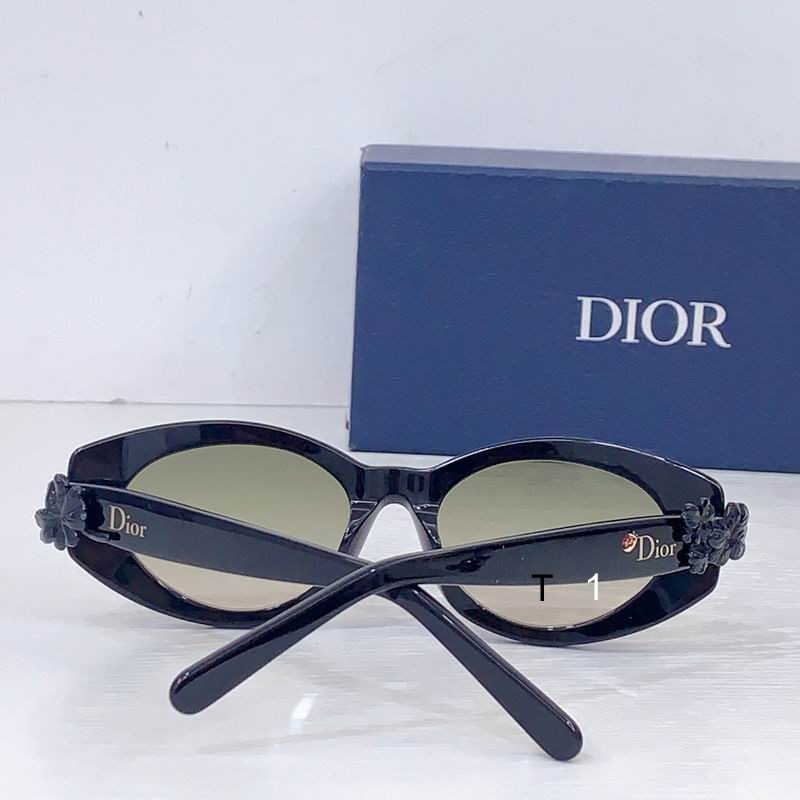DIOR 0330 54 19-140 b08