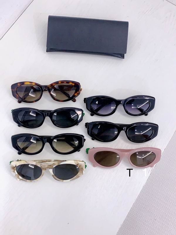 DIOR 0330 54 19-140 b09