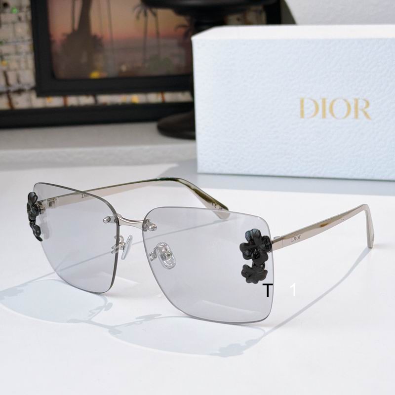 DIOR CLOVER 62-15-135 a01