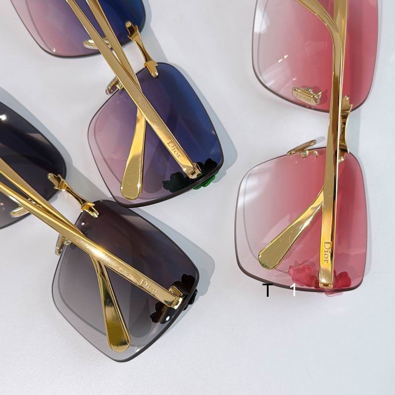 DIOR CLOVER 62-15-135 a08