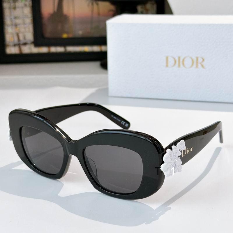 Dior Clover3F 51 18-145 a07
