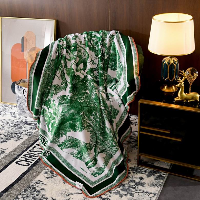 Dior 1.5x1.5m 1.5x2m 2x2.3m    (1)