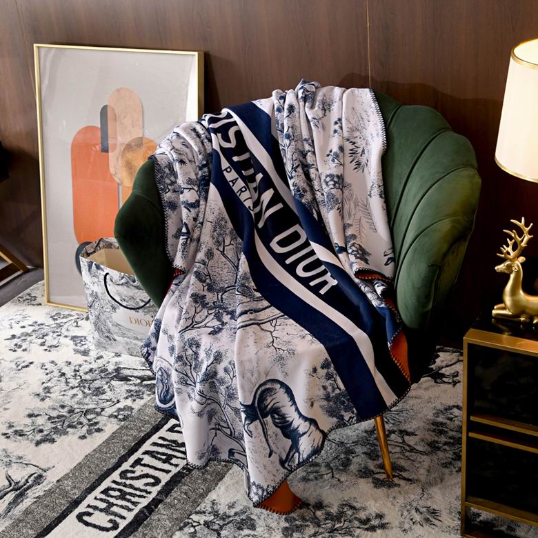 Dior 1.5x1.5m 1.5x2m 2x2.3m    (3)