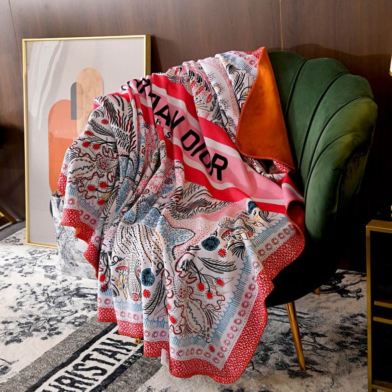 Dior 1.5x1.5m 1.5x2m 2x2.3m    (3)