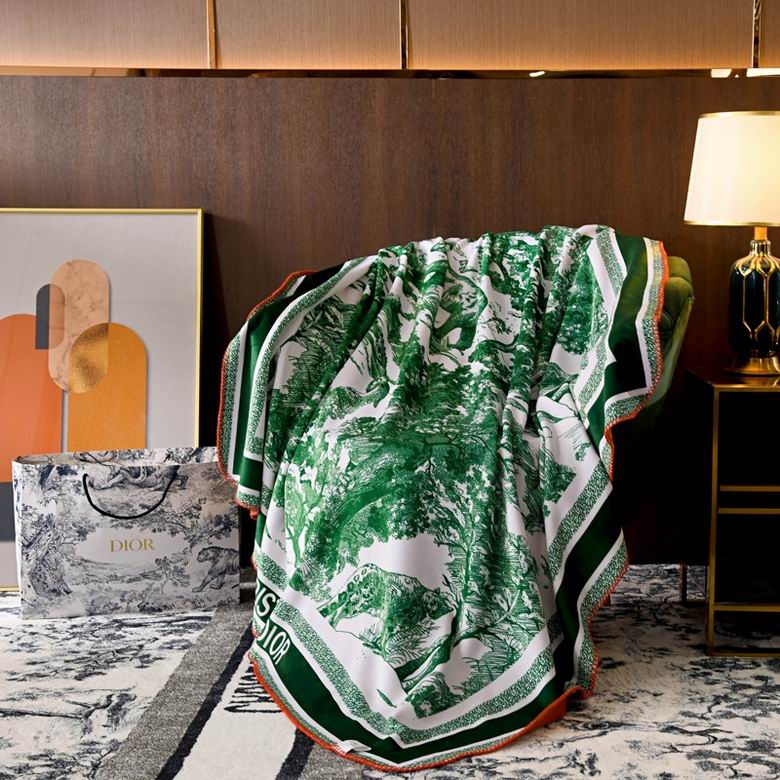 Dior 1.5x1.5m 1.5x2m 2x2.3m    (3)