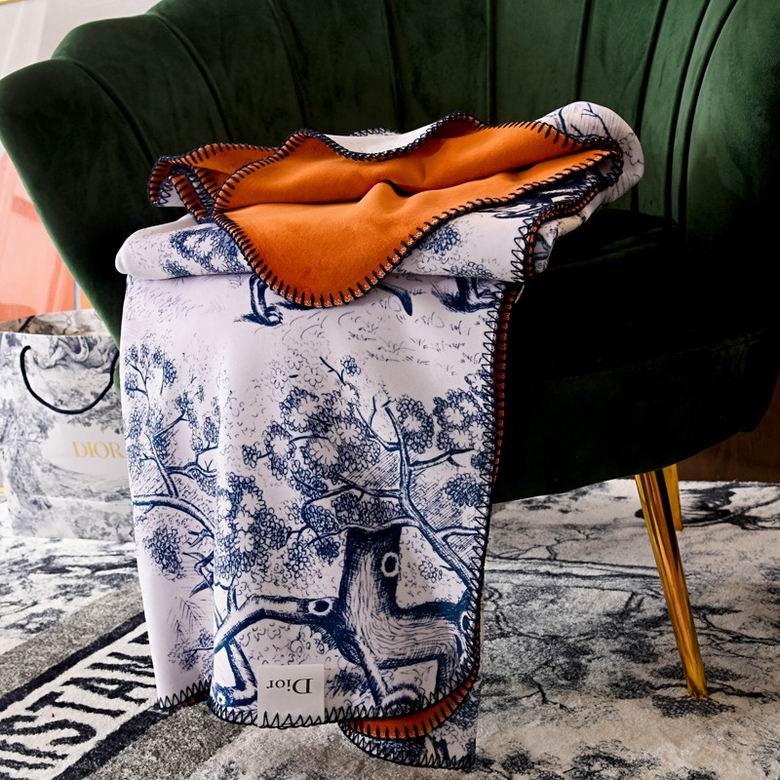 Dior 1.5x1.5m 1.5x2m 2x2.3m    (4)