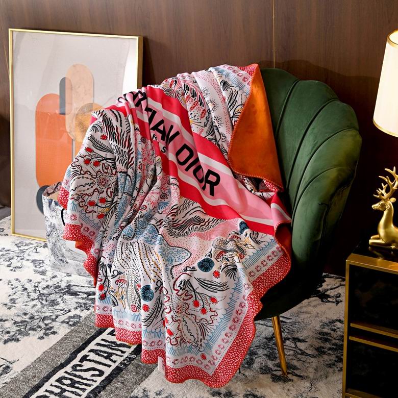 Dior 1.5x1.5m 1.5x2m 2x2.3m    (4)