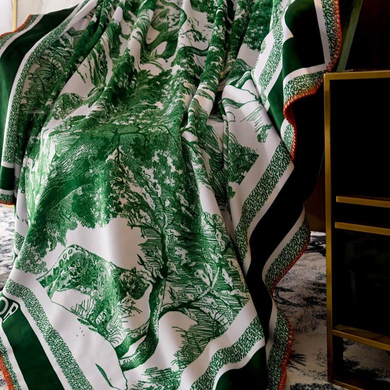 Dior 1.5x1.5m 1.5x2m 2x2.3m    (4)