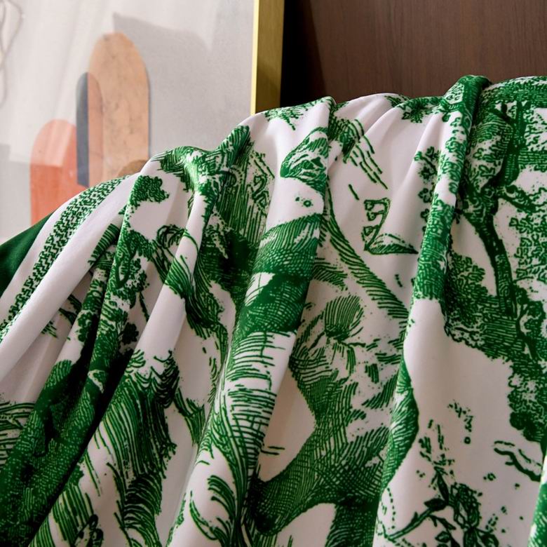 Dior 1.5x1.5m 1.5x2m 2x2.3m    (5)