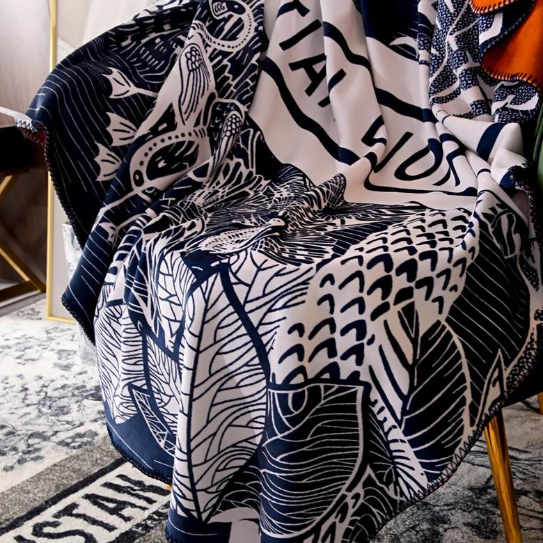 Dior 1.5x1.5m 1.5x2m 2x2.3m    (6)