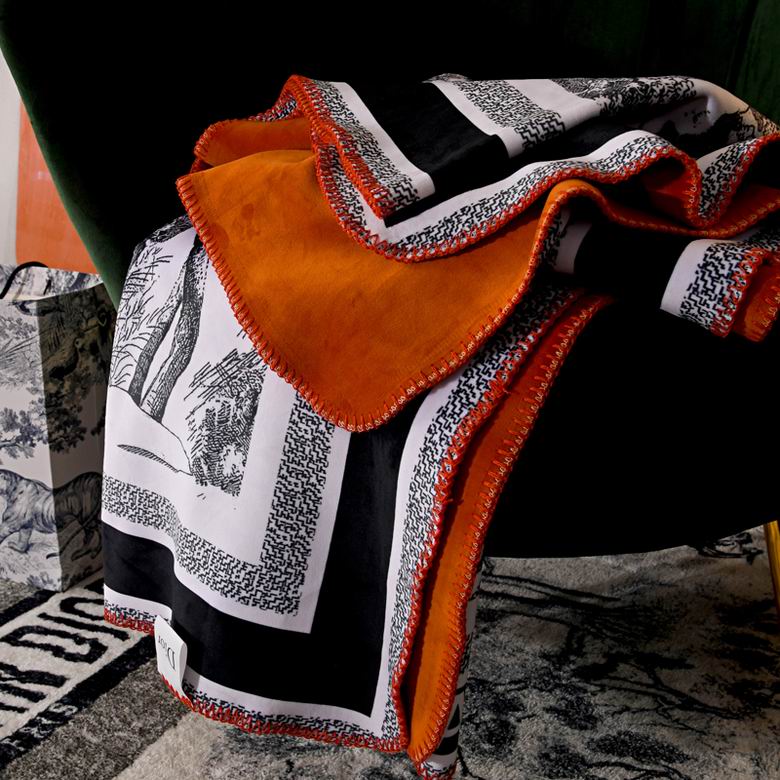 Dior 1.5x1.5m 1.5x2m 2x2.3m    (6)