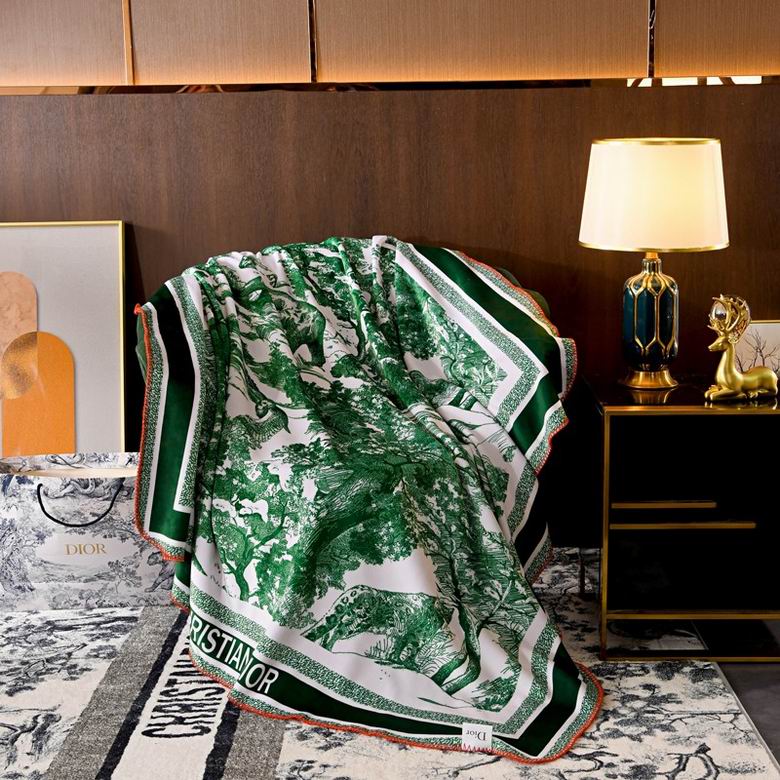 Dior 1.5x1.5m 1.5x2m 2x2.3m    (6)