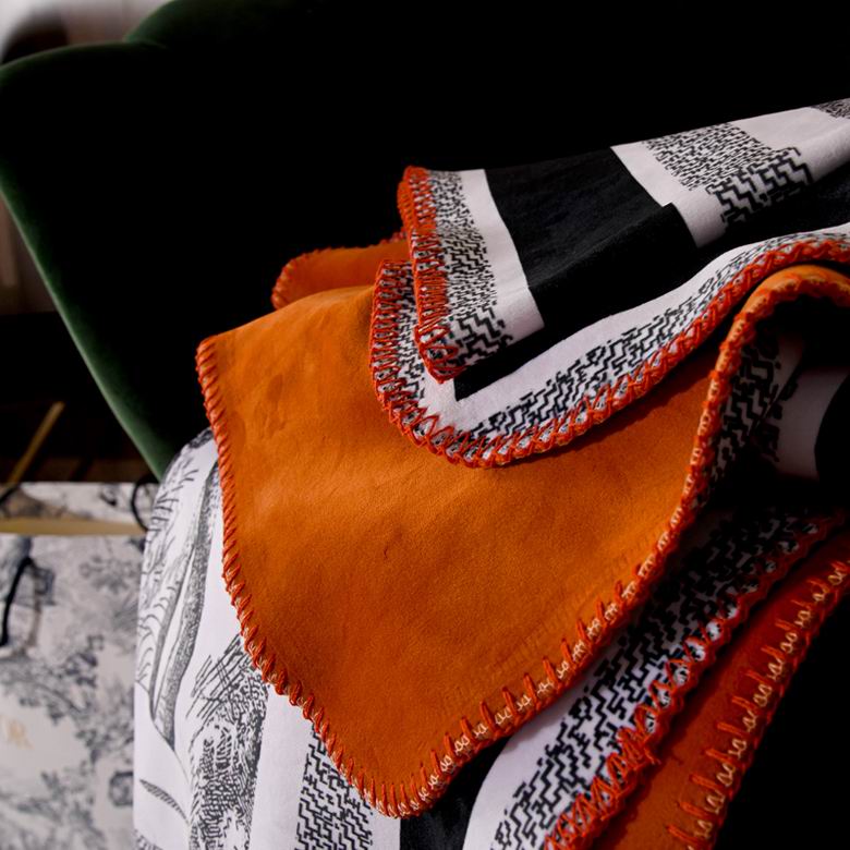 Dior 1.5x1.5m 1.5x2m 2x2.3m    (7)