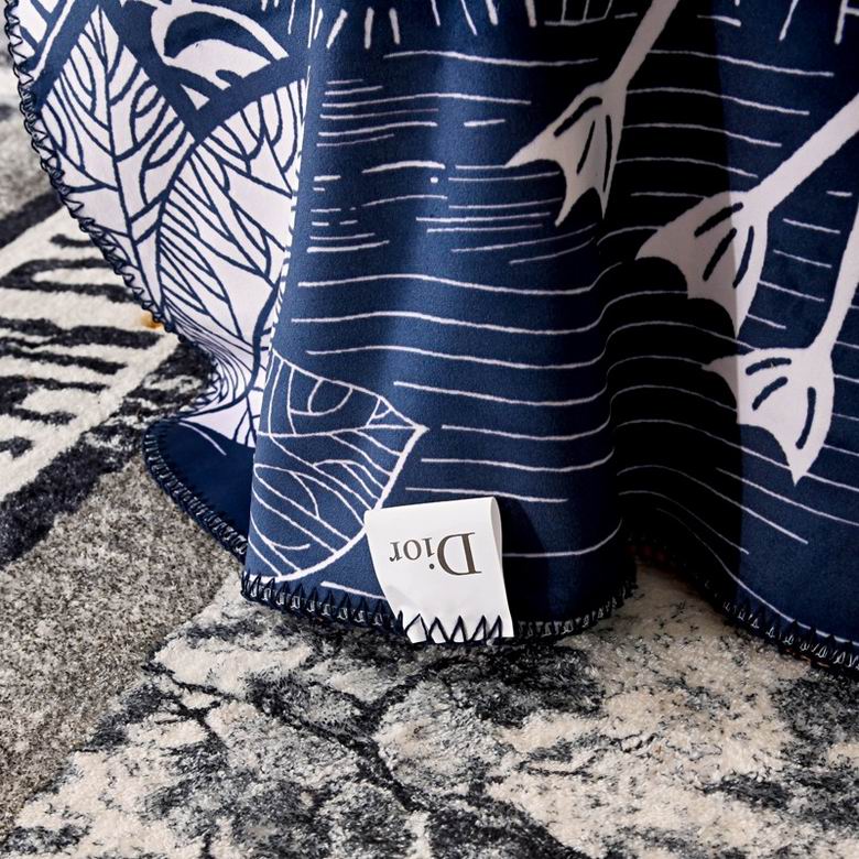 Dior 1.5x1.5m 1.5x2m 2x2.3m    (8)