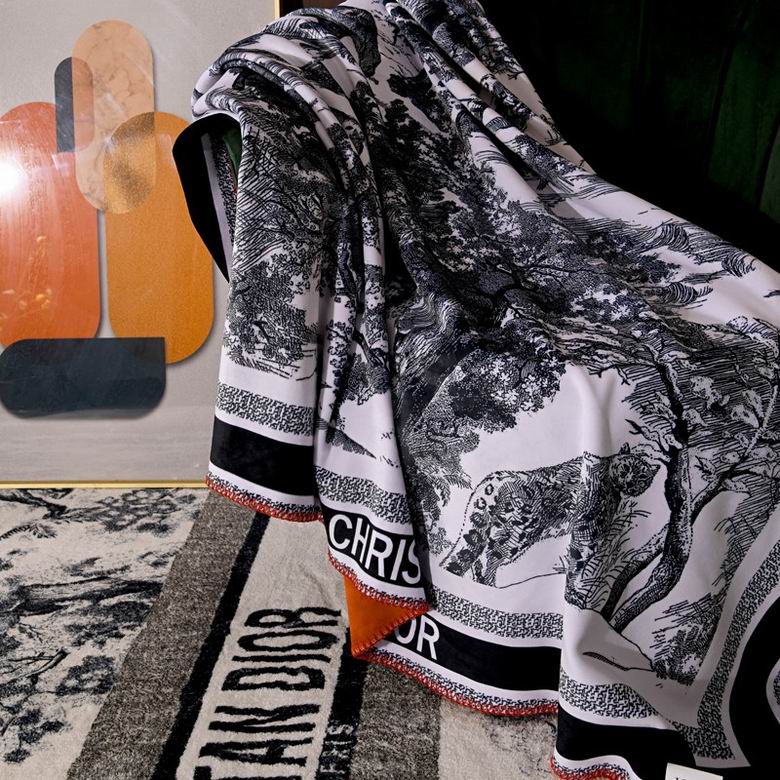 Dior 1.5x1.5m 1.5x2m 2x2.3m    (8)