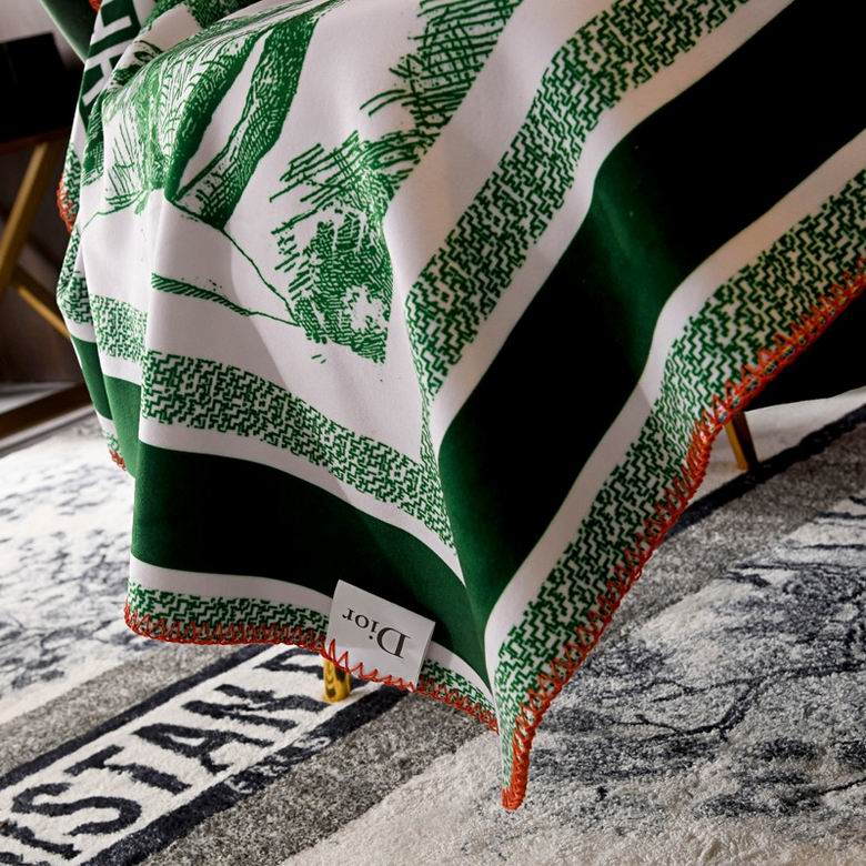 Dior 1.5x1.5m 1.5x2m 2x2.3m    (8)