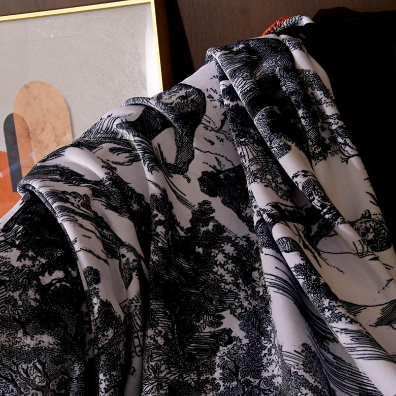 Dior 1.5x1.5m 1.5x2m 2x2.3m    (9)