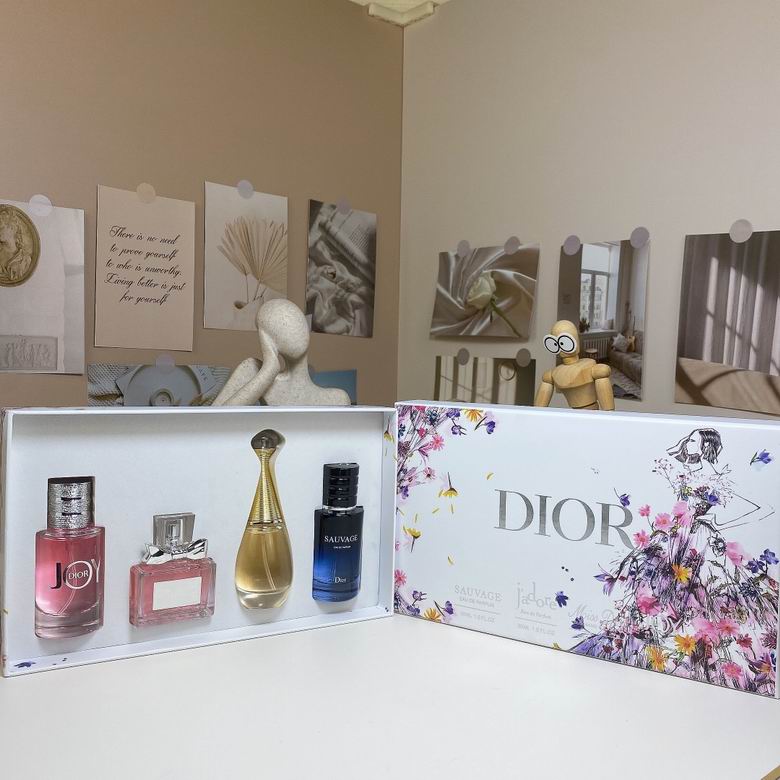 Dior 4x30ml    (1)