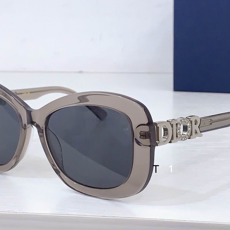 Dior 8605 56 17-145 b07