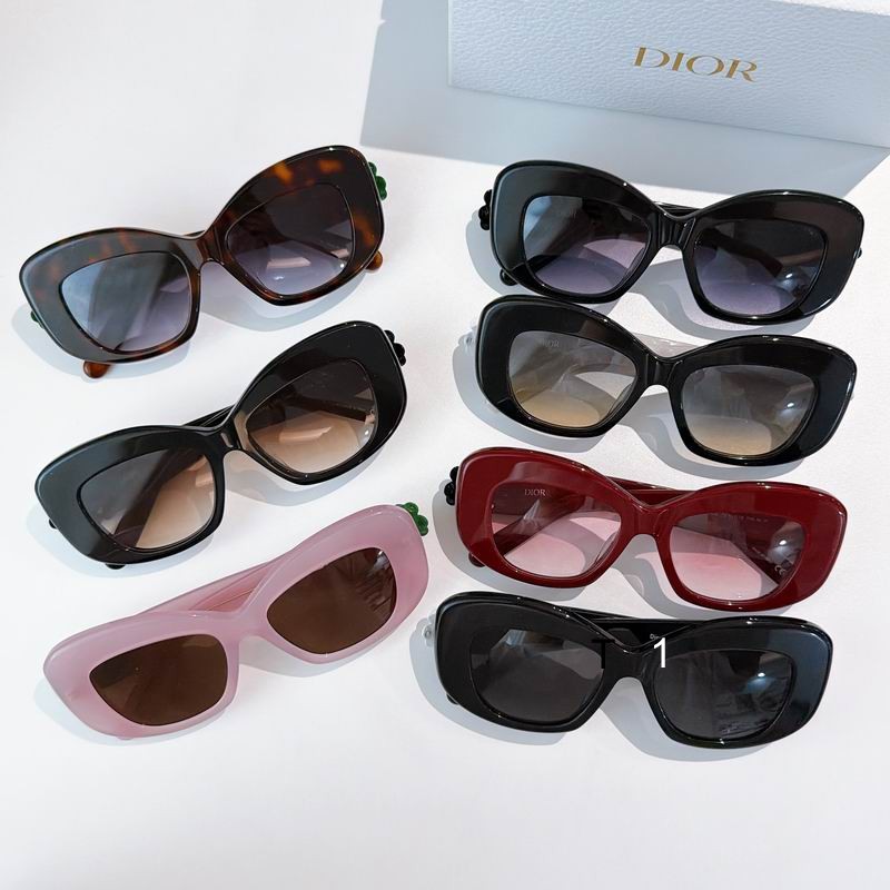 Dior Clover3F 51 18-145 a09