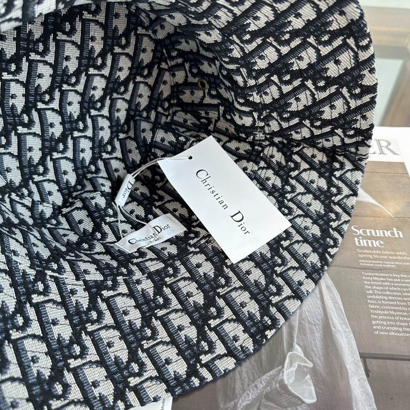 Dior hat dx (100)