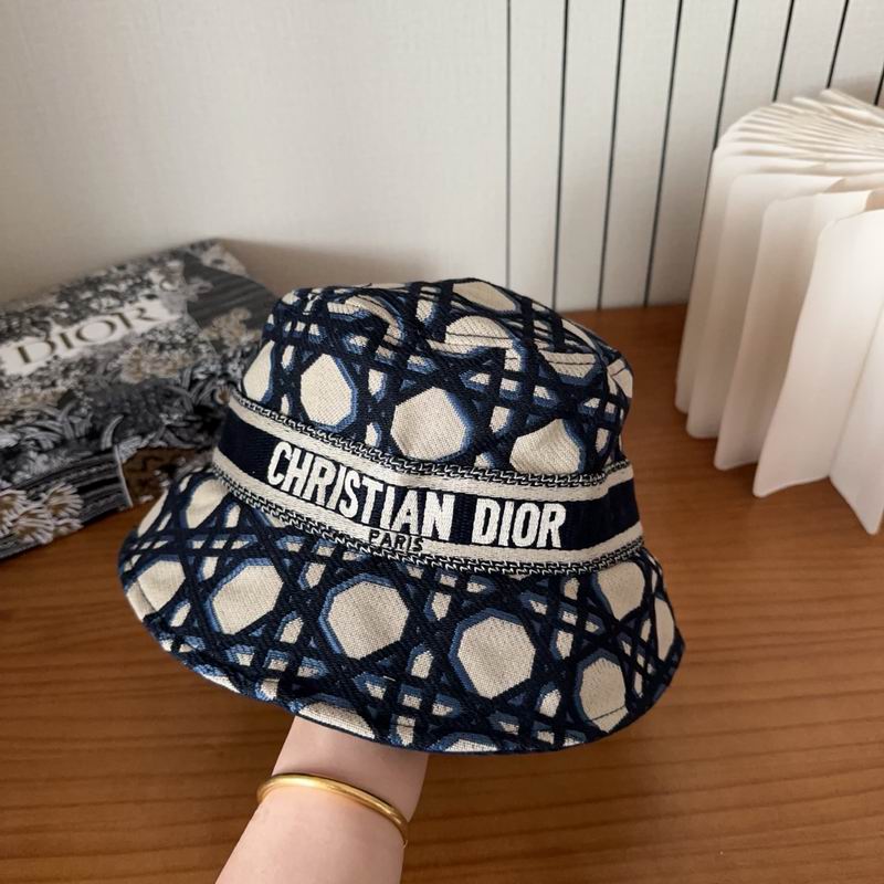 Dior hat dx (600)