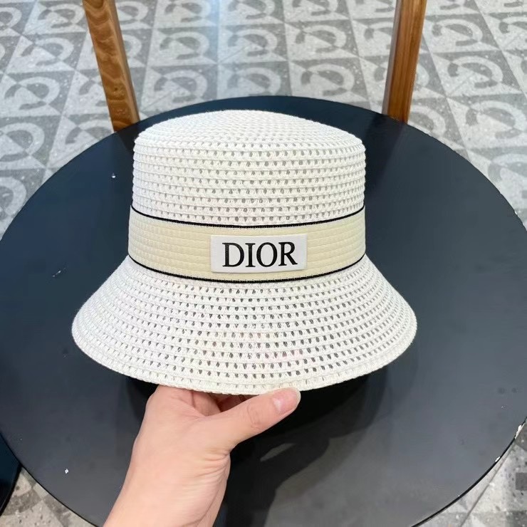 Dior top hat (536)