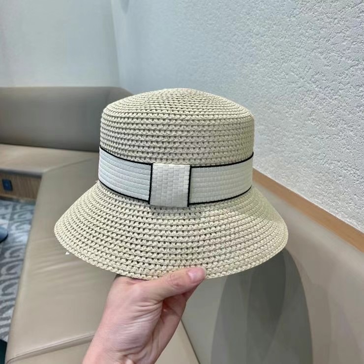 Dior top hat (539)
