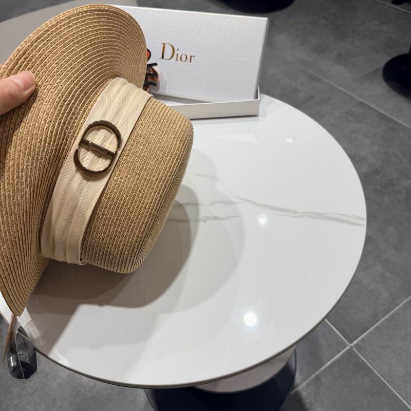 Dior top hat (710)