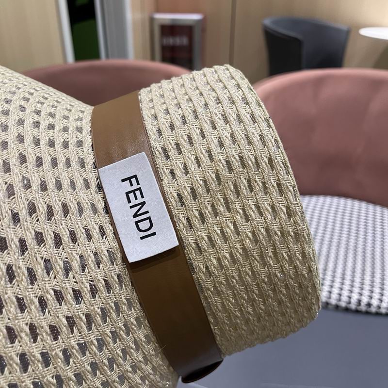 Fendi top hat (1529)
