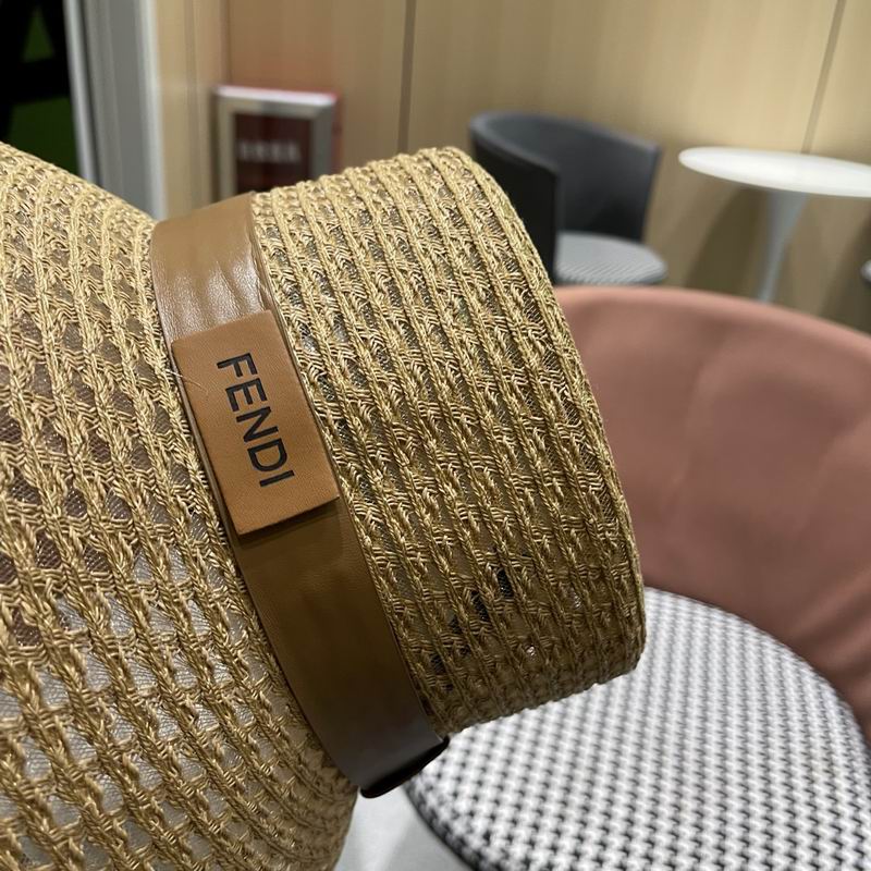Fendi top hat (1541)