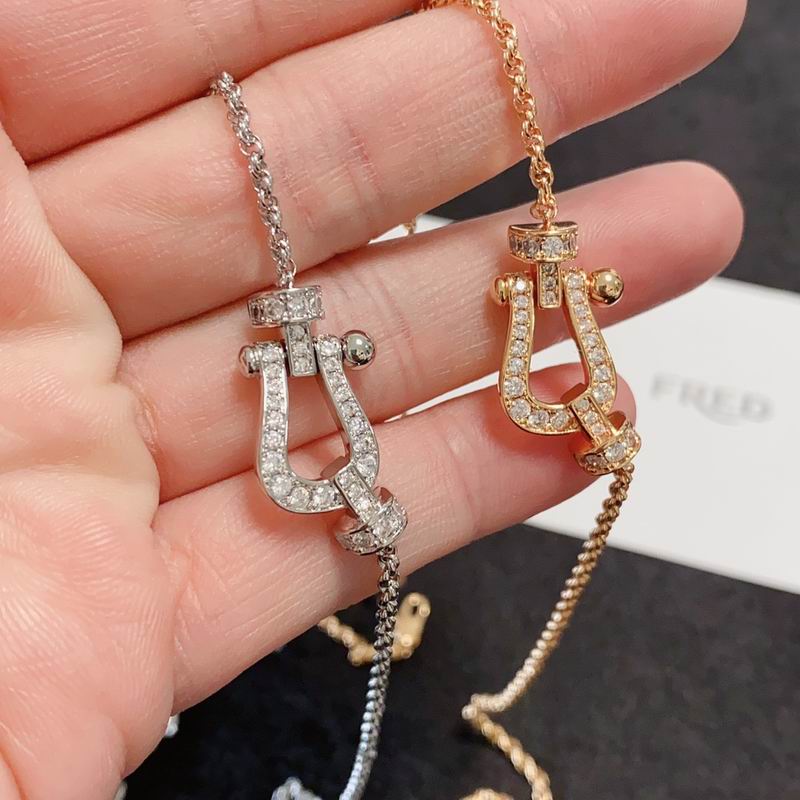 Fred Necklace lyr03 (6)