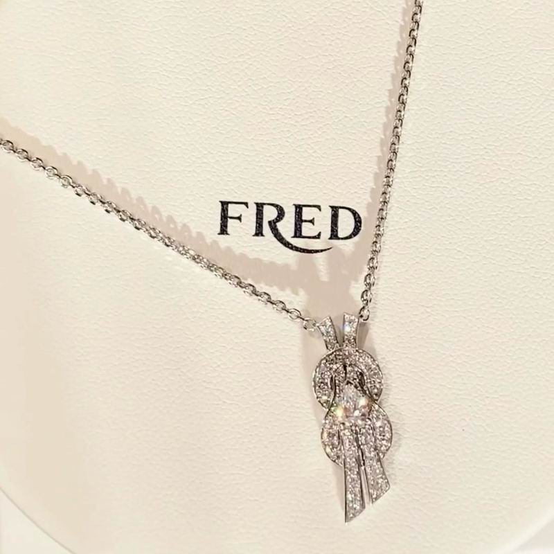 Fred Necklace lyr04 (4)