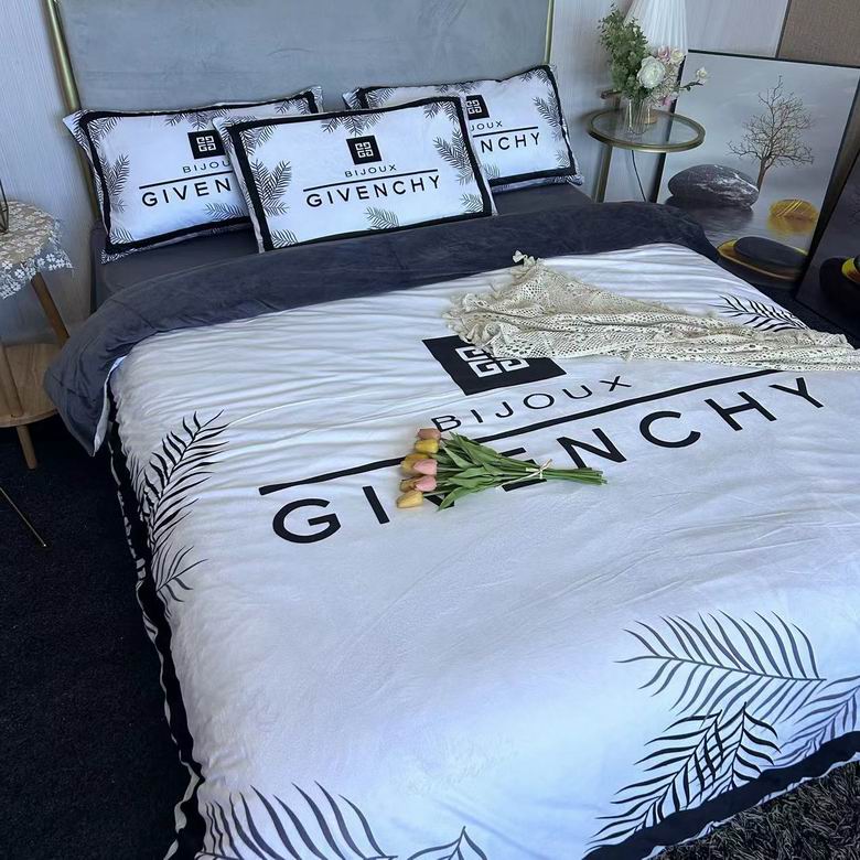 Givenchy 2.0x2.3m    (2)