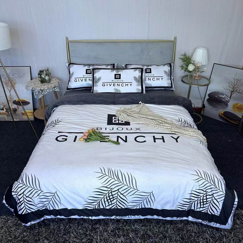 Givenchy 2.0x2.3m    (3)